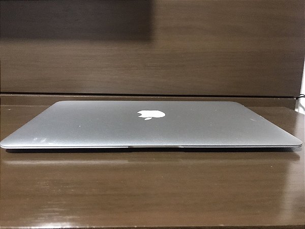 Macbook Air Usado A1370 - i5 -  2 GB -  Armazenamento 128 GB