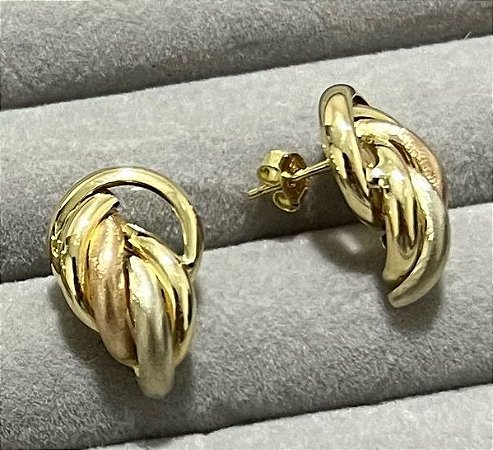 Brinco em três tons em ouro 18k