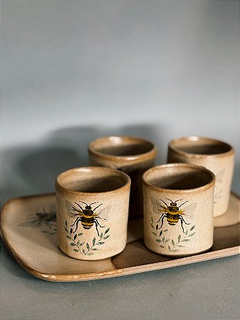 Conjunto Copos e Bandeja Apis