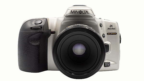 Câmera 35mm - Minolta Alpha 303si Super + Lente 50mm f/2.8 macro