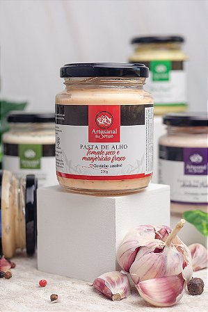 Pasta de Alho com Tomate Seco e Manjericão