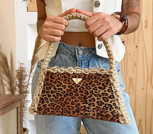 Base em Sintético Animal Print