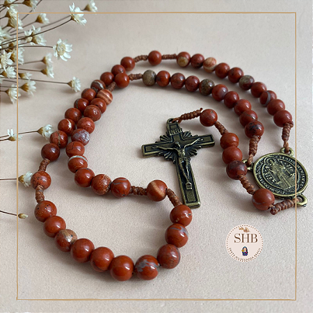 Terço com Medalha de São Bento e Jaspe Vermelho - Medalha de Níquel - 6mm
