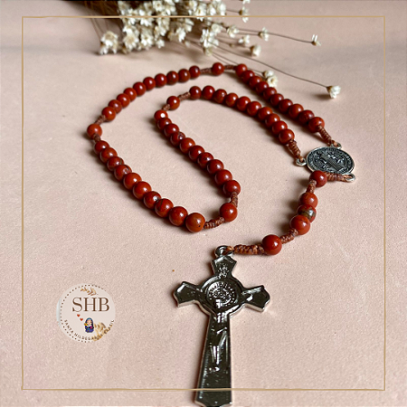 Terço com Medalha de São Bento e Jaspe Vermelho - Medalha de Níquel - 6mm