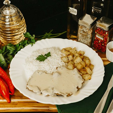 ESCALOPE BOVINO AO MOLHO DE MOSTARDA E MEL