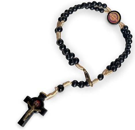 Terço Pulso São Bento Medalha Preto 25cm ( podendo variar cruz madeira ou metal)