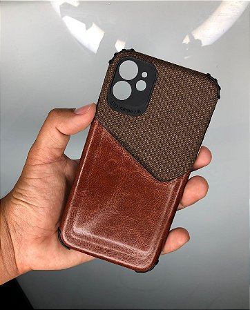 Capa porta cartão couro iPhone 11 - Marrom - CapasBahia