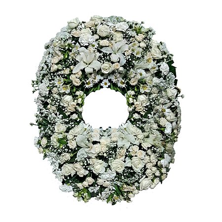 Esta maravilhosa Coroa de Flores em tons suaves de branco
