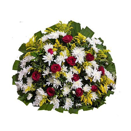 Tufo com Crisâtemos brancos, rosas vermelhas nacionais e tangos compondo a Folhagem especial