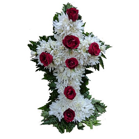 Cruz de Flores Naturais, Formato adaptado. Cor predominante branca com Rosas Vermelhas