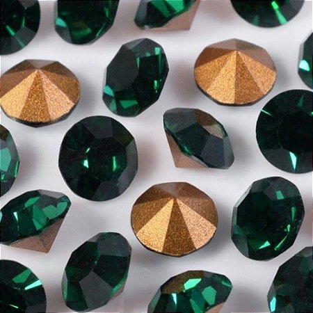 pedras para bijuterias na cor esmeralda - Braido Folheados
