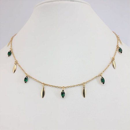 CHOKER FOLHEADO A OURO COM PEDRINHAS E ACESSÓRIOS PENDURADOS