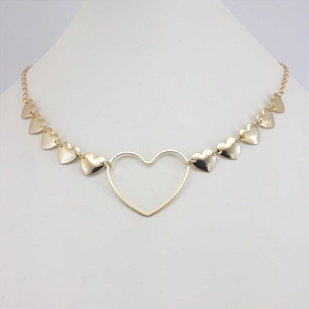 CHOKER FOLHEADO A OURO EM CORAÇÕES