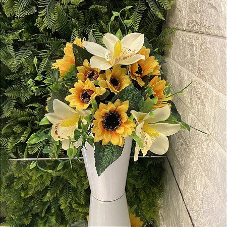 Arranjo G Completo de Girassol e Mini Orquídeas em Vaso acrílico Branco -  Loja Harmonia Decor - Decorações e Presentes