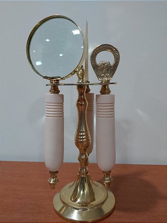 Conjunto de lupa 10cm, abridor de cartas e abridor de garrafas em bronze com cabo em cerâmica, com suporte
