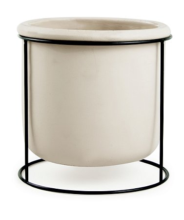 CACHEPOT EM CIMENTO COM SUPORTE EM METAL
