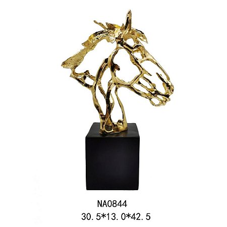 ESTATUETA DE CAVALO EM REISNA