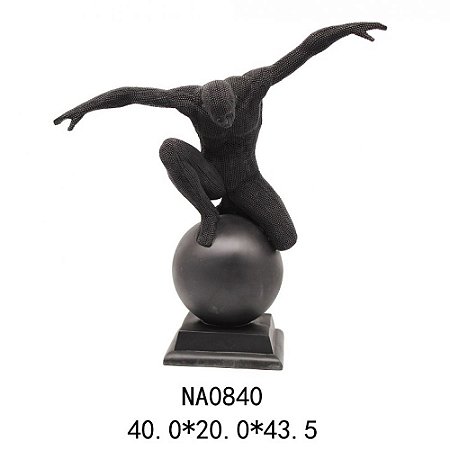 ESTATUETA MASCULINO EM RESINA
