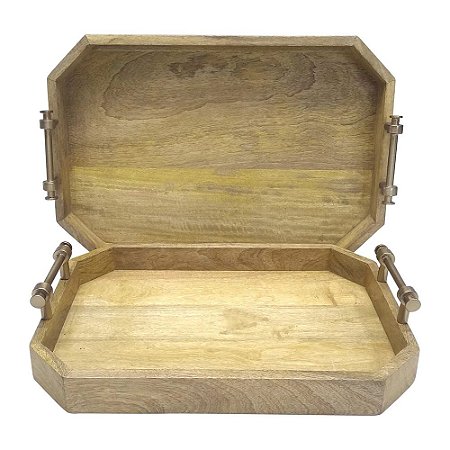 BANDEJA DE MADEIRA COR NATURAL COM ALCA DE METAL BRONZE