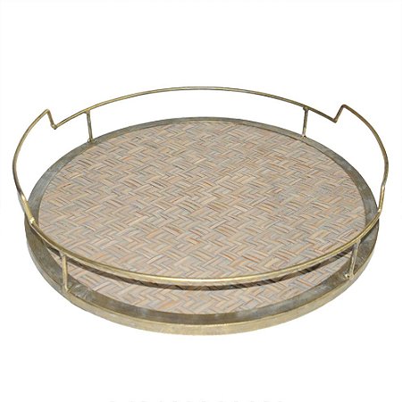 BANDEJA DE RATTAN E METAL DOURADO 40CM X 40CM X 9CM