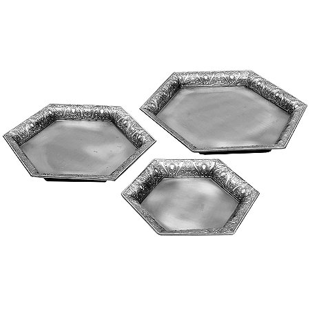 CJ. DE BANDEJAS DE METAL PRATA - 3 PCS