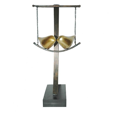 PECA DECORATIVA DE RESINA E METAL DOURADA