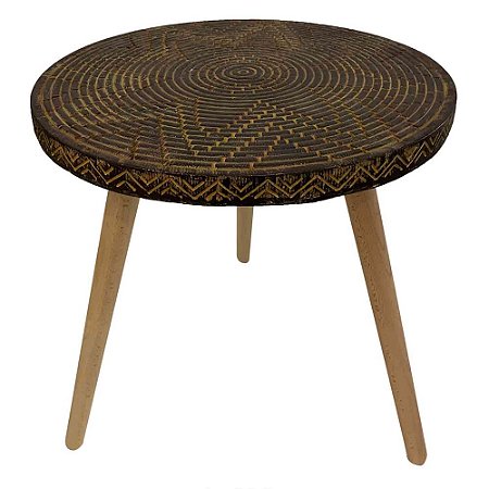 MESA COM TAMPO DE CIMENTO E BASE DE MADEIRA