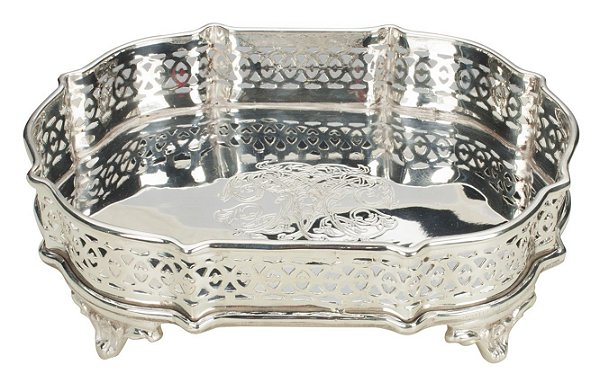 BANDEJA DE GALERIA DELHI OVAL EM LATÃO PRATEADO 21X16CM