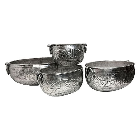 CL. DE 4 CAHEPOTS EM ALUMINIO PRATEADO PP 23X18X15CM / P 30X
