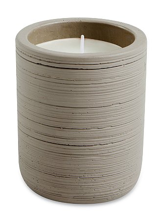 VELA COM SUPORTE EM CIMENTO