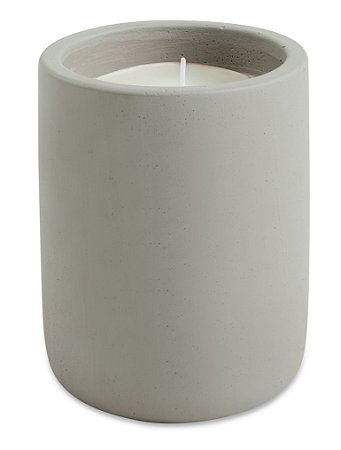 VELA COM SUPORTE EM CIMENTO