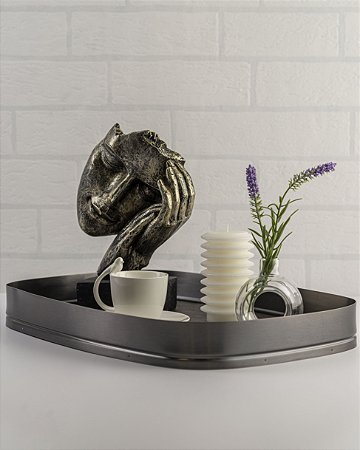 FIGURA DECORATIVA SONHADORA DE RESINA 15,5CM X 9CM X 22CM - WOLFF