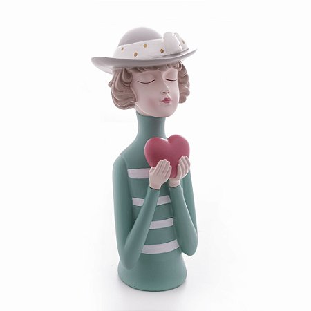 FIGURA DECORATIVA BONECA COM CORAÇÃO DE RESINA 9,5CM X 23CM - WOLFF