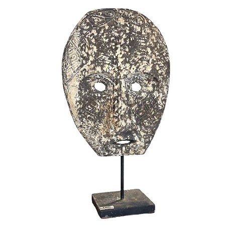 ESCULTURA MASCARA TRIBAL SASAK EM MADEIRA WHITEWASH COM SUPORTE A45CM