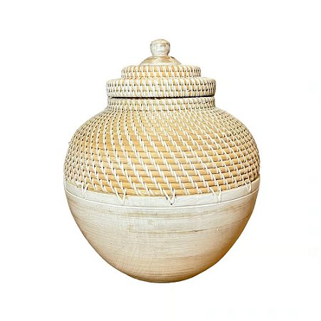 CESTO BRANCO EM RATTAN COM TAMPA