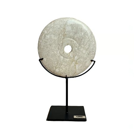 ESCULTURA IMPORTADA BI DISC CHINES ANTIGO EM PEDRA NATURAL CLARA COM SUPORTE A26CM
