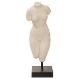 PECA DECORATIVA DE RESINA COM BASE 12,5CM X 11CM X 37,5CM
