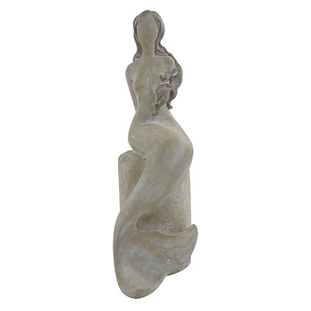 PECA DECORATIVA EM RESINA ESTATUETA MULHER COR CREME