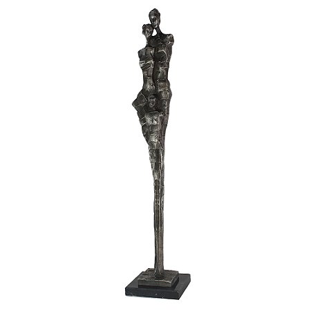 PECA DECORATIVA EM RESINA ESCULTURA CASAL PRATEADO 12CM X 12CM X 62,5CM
