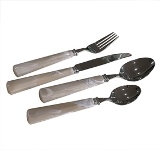 CJ. DE TALHERES DE METAL COM CABO BEGE - 24PCS