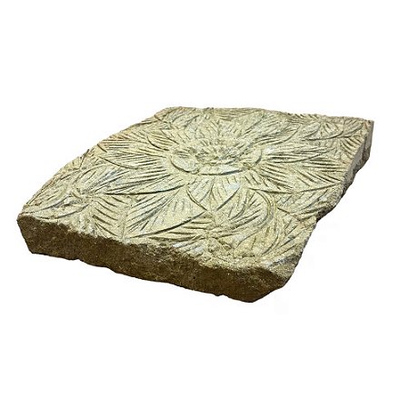 PLACA PEDRA VULCÂNICA PARA JARDIM 55X65CM