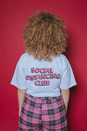 Camiseta Social Distancing Club (branco)