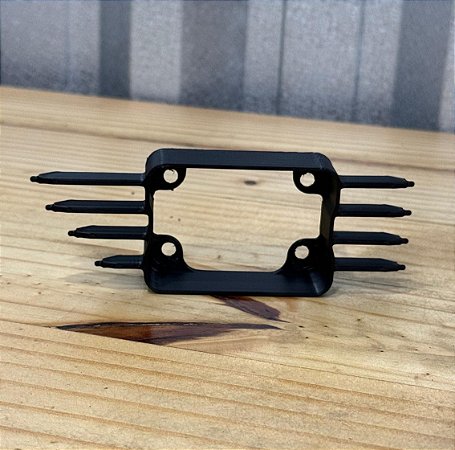Suporte de Wideband Fueltech para saída de ar central do Jetta MK7/GLI