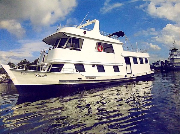 Barco Hotel Karib - 20 passageiros