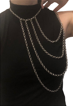 Colar de Corrente prateada em camadas