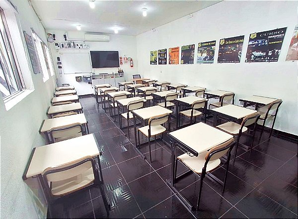 20 Conjuntos Carteiras Escolar. Ótimo Estado. Vende separado!