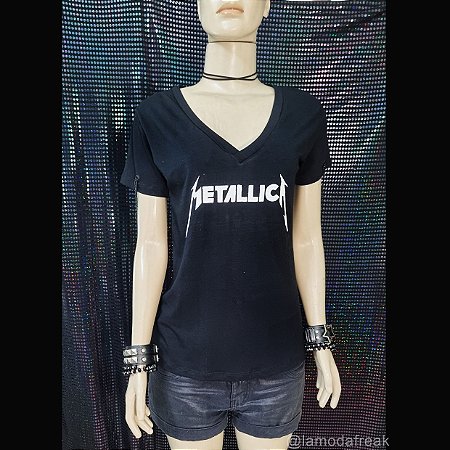 camiseta metallica feminina
