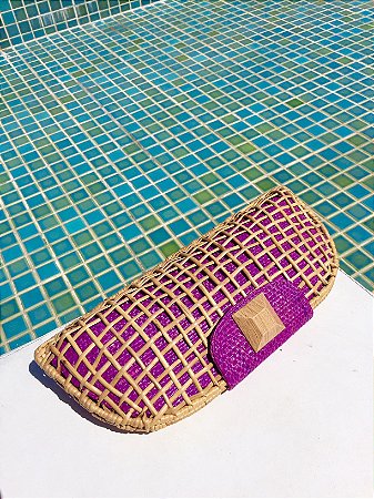 Carteira de palha em vime roxa Vazada