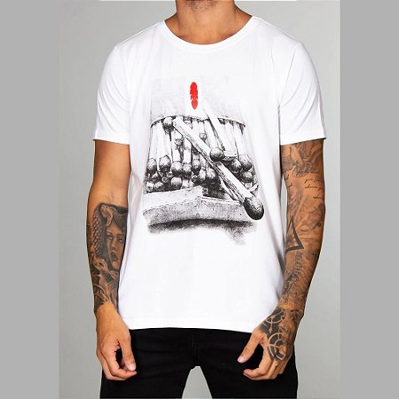 Camiseta Red Feather Match Box Masculina