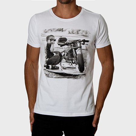 Camiseta Red Feather Mão na Graxa Masculina Branca